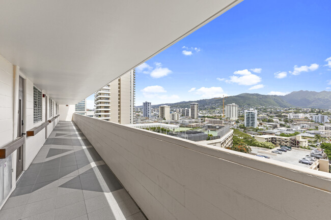 Foto del edificio - 500 University Ave