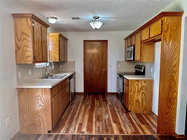 Foto del edificio - 12408 SW 12th St