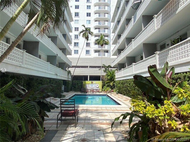 Foto del edificio - 1620 West Ave
