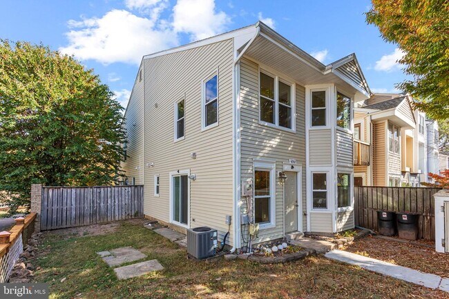 Building Photo - 6061 Deer Hill Ct