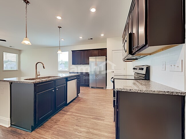 Building Photo - 284 Bering Ln