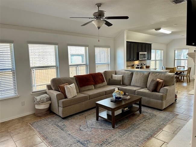 Foto del edificio - 3003 Rosemount Ln