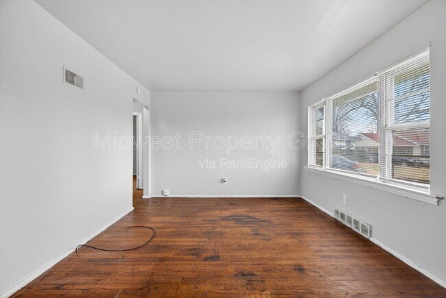 Foto del edificio - 5900 Sheriton Dr