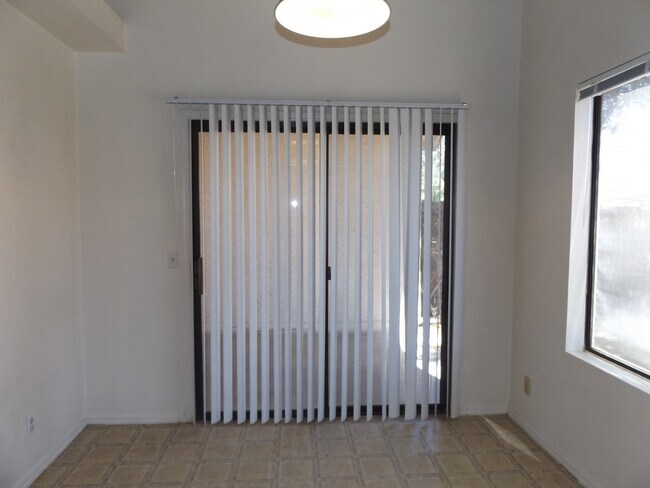 Building Photo - PRICE REDUCED!!