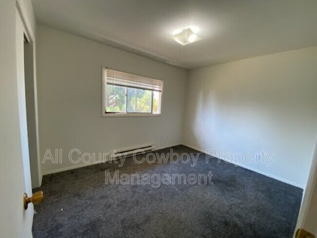 Building Photo - 709 Beaufort St
