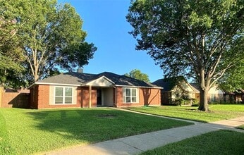 Building Photo - 4010 Drakestone Ave