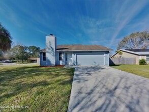 Building Photo - 10868 Trestle Ct