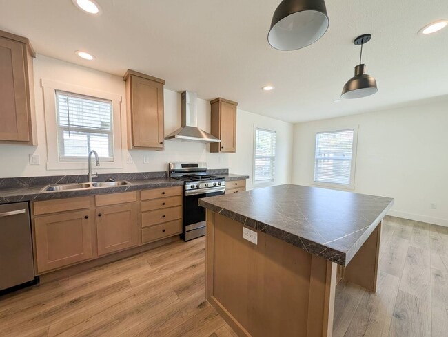 Foto del edificio - 400 Sulphur Bank Dr