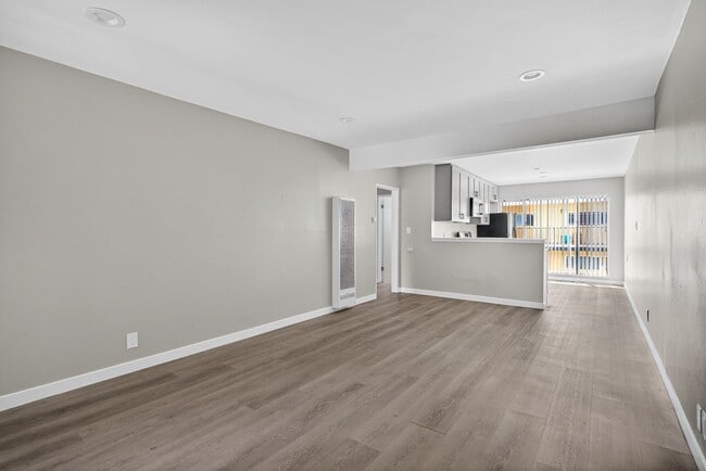 Building Photo - 10442 Lampson Ave
