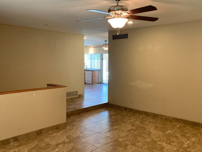 Foto del edificio - Beautiful 3 bedroom home in The Lakes subd...