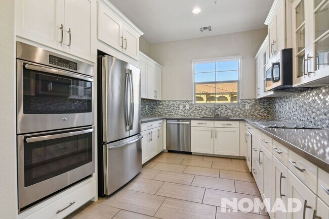 Foto del edificio - Stunning 3BR Townhouse in North Scottsdale