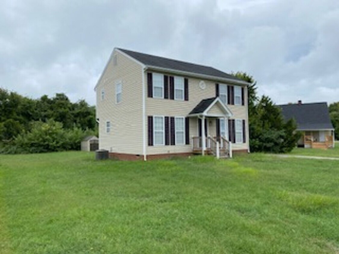 Foto principal - Great 3 Bedroom Colonial Home in Henrico C...