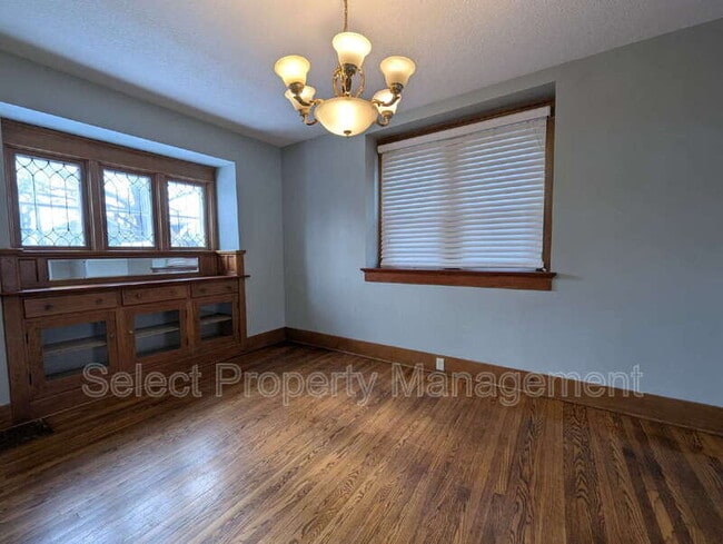 Foto del edificio - 933 Cottage Ave