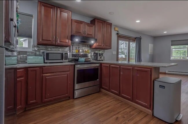 Foto del edificio - 644 Glen Circle Dr