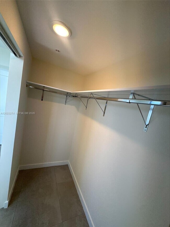 Foto del edificio - 16395 Biscayne Blvd