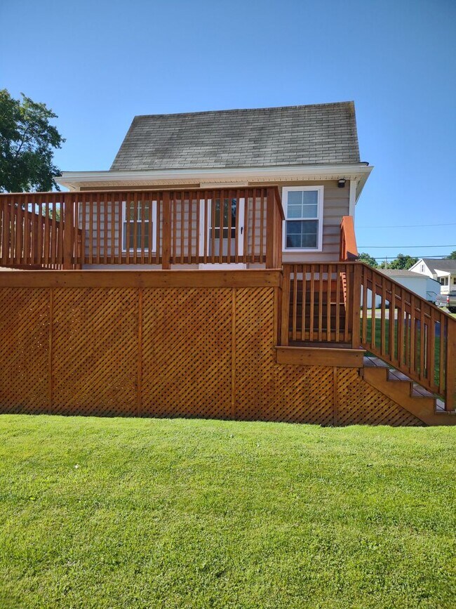1175 Willow St Unit 1175 Willow Street, Coatesville, PA 19320 Room