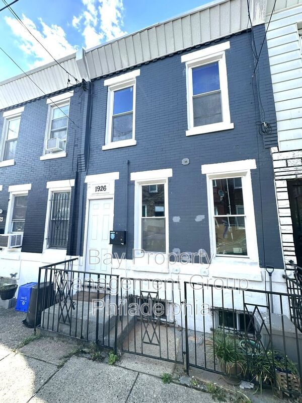 Foto del edificio - 1926 McClellan St