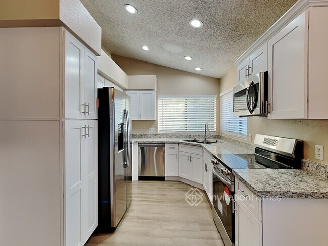 Building Photo - 943 W Barbados Dr