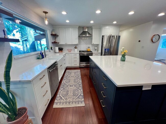 Foto del edificio - 6120 W Valley View Dr