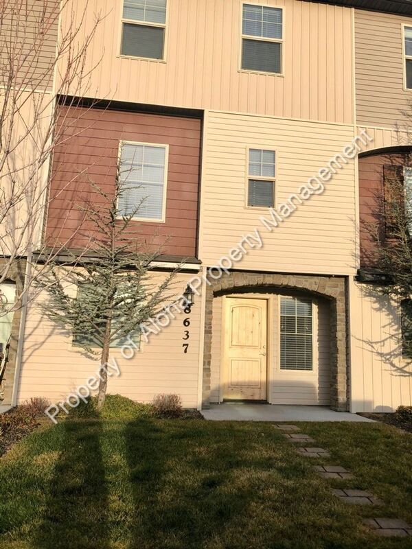Primary Photo - 8637 W Pine Valley Ln