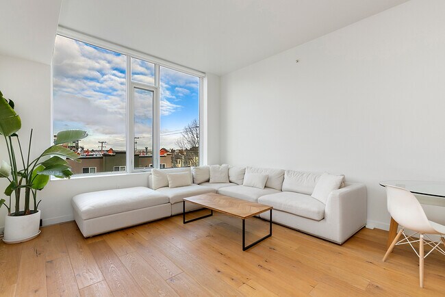 Foto del edificio - 1321 Seneca St