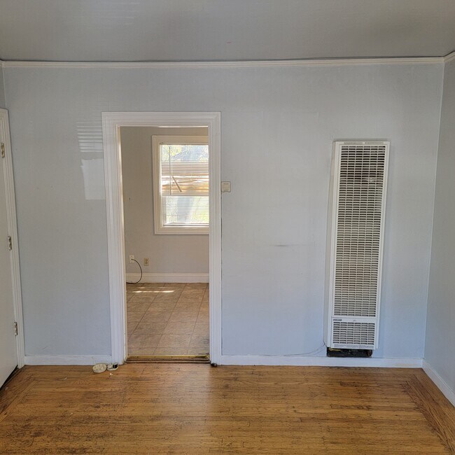 Building Photo - 6401 Fairmount Ave