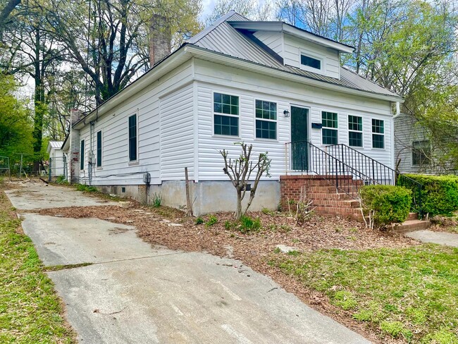 Building Photo - 1004 Highland Ave