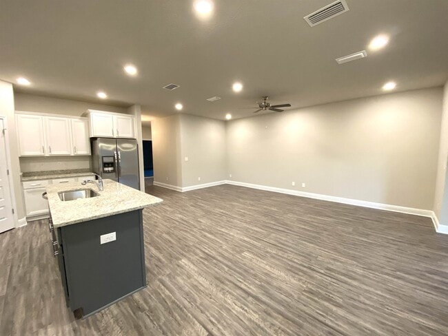 Building Photo - 8563 Rosefield Dr N