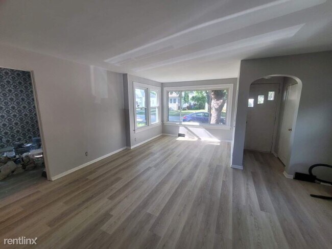 Foto del edificio - 2 br, 1 bath House - 755 E Benton St