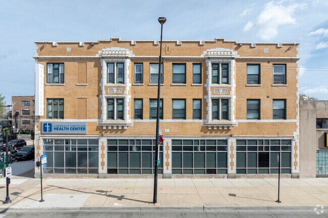 Building Photo - 4950-4958 W Madison St