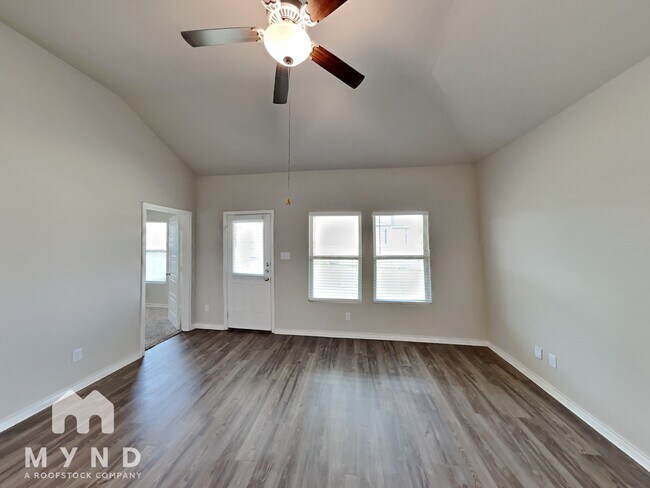 Building Photo - 6327 Sycamore Run