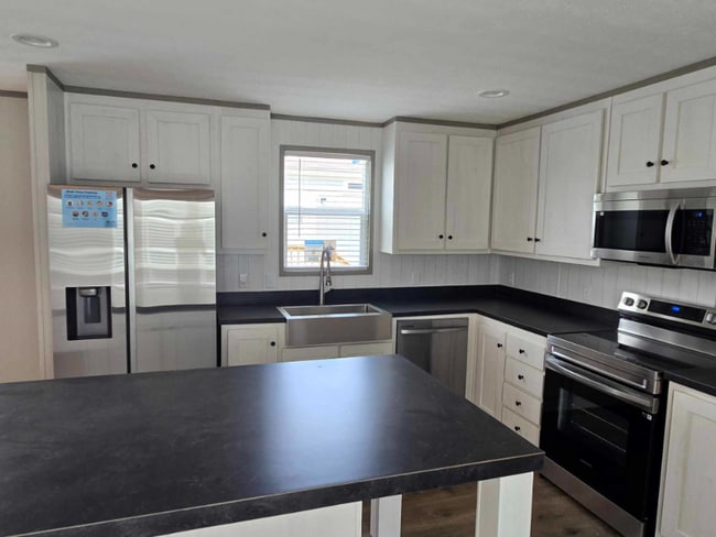 Foto del edificio - 22590 Cuttler Rd