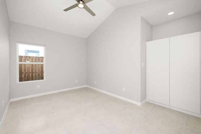 Foto del edificio - 2512 Brownjay Rd