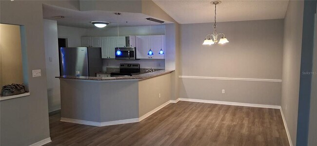 Foto del edificio - 4045 Crockers Lake Blvd