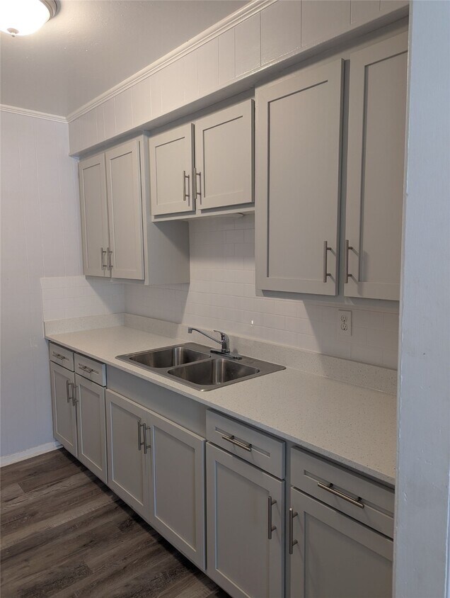 Primary Photo - 1311 1/2 21st St