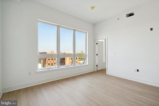 Foto del edificio - 1643 N 2nd St