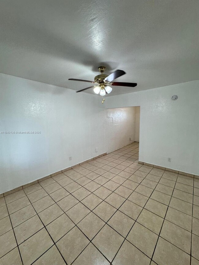 Foto del edificio - 2275 NW 23rd St