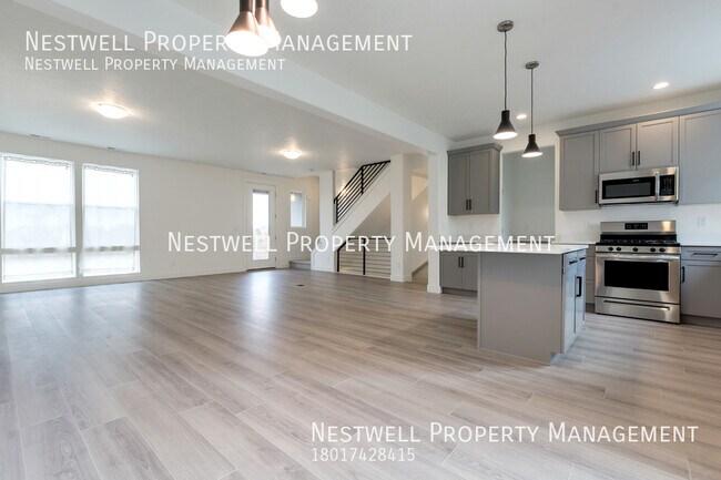 Building Photo - Newer 3- bed Townhome in South Jordan