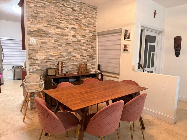 Foto del edificio - 17262 NW 6th Ct