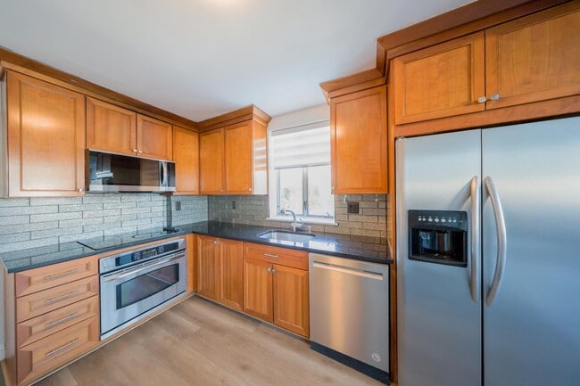 Building Photo - 20 Hammond Pond Pky