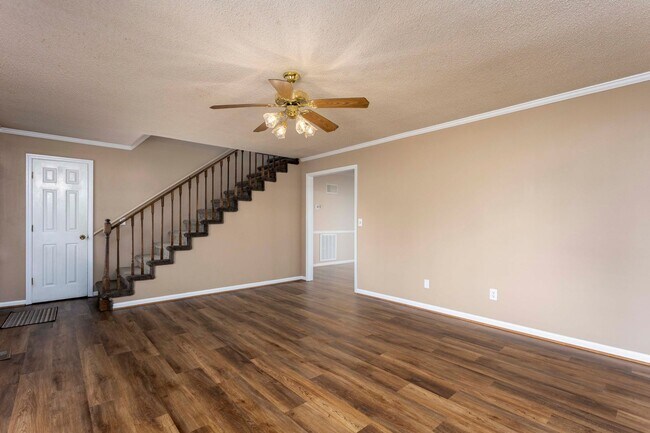 Building Photo - Spacious 4BR House in Evensville