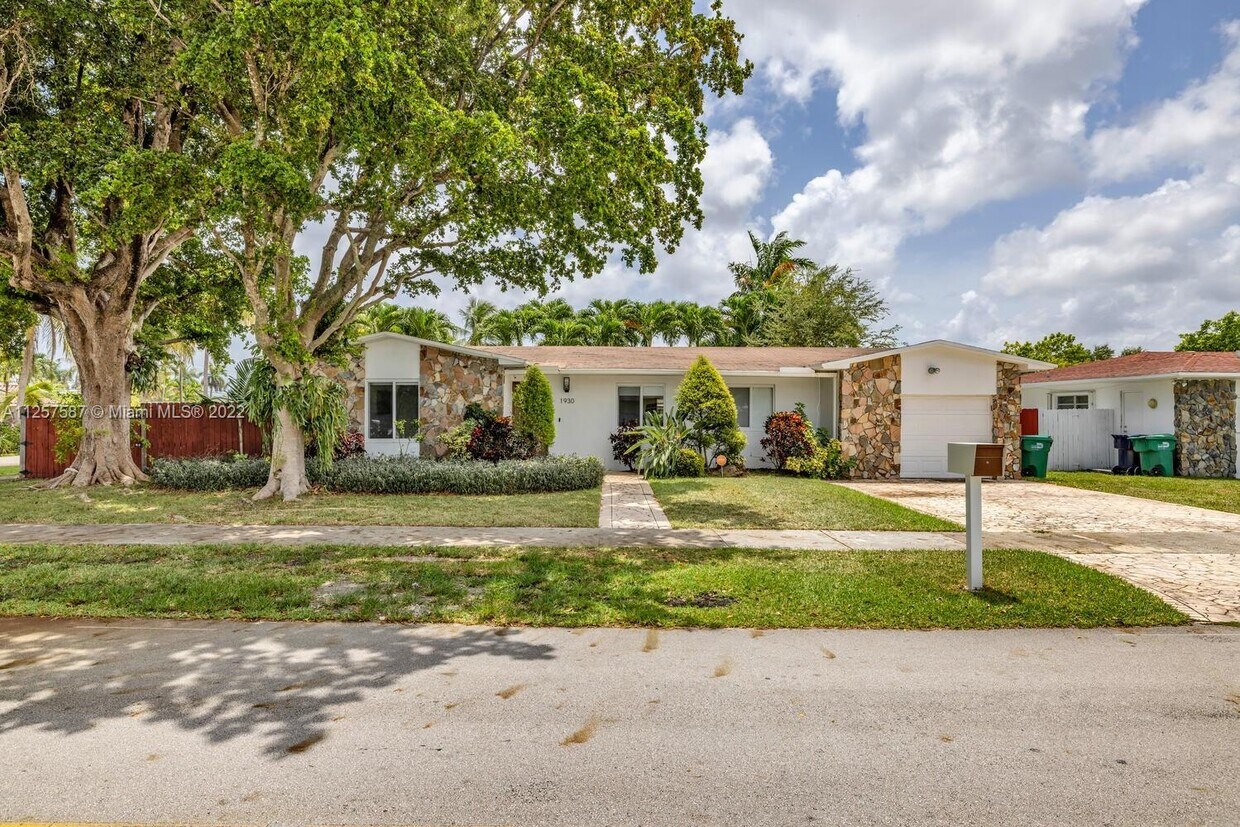 1930 NE 211th St, Miami, FL 33179 House Rental in Miami, FL