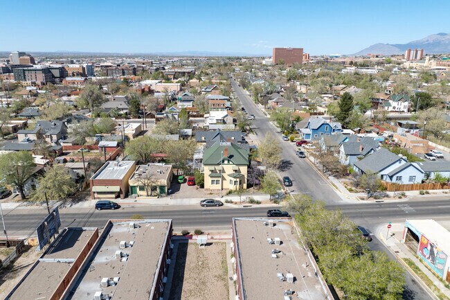 contexto - 421 Edith Blvd SE