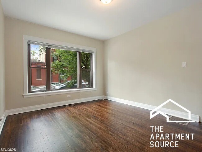 Foto del edificio - 1806 N Sheffield Ave