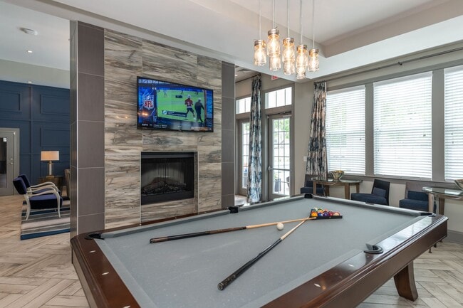 Building Photo - The Commonwealth At York