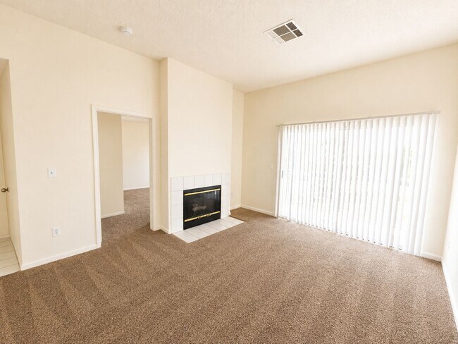 Foto del edificio - 7100 W Pirates Cove Rd