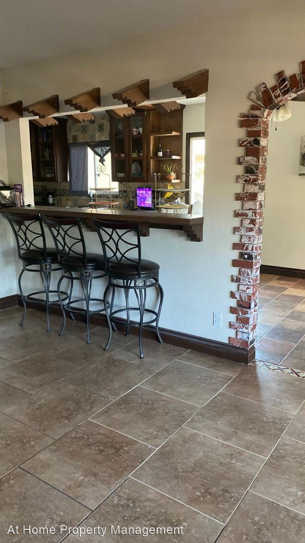 Foto del edificio - 3 br, 2 bath House - 8247 Stine Rd