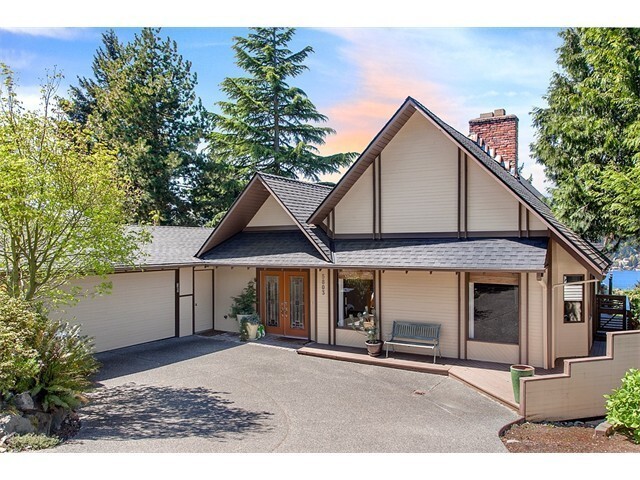 Foto principal - Exquisite 4 Bed, 2.5 bath in Bellevue with...