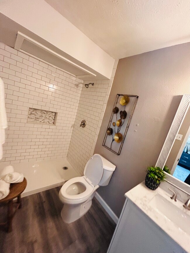 Building Photo - 511 Hanover Dr