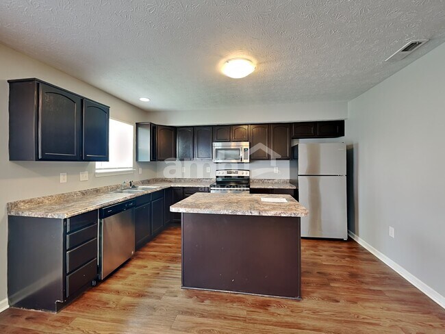 Building Photo - 16765 Yeoman Way